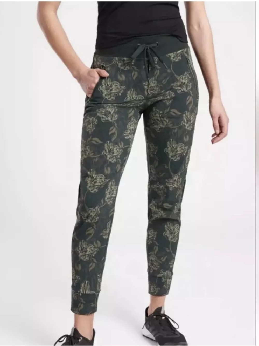 NEW ATHLETA Trekkie North Printed Jogger Sz 6